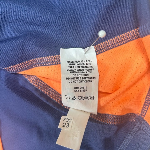 Gorpcore Under Armour Dark Blue Athletic Top with Turquoise/Orange Trim. Size L. - Picture 7 of 8